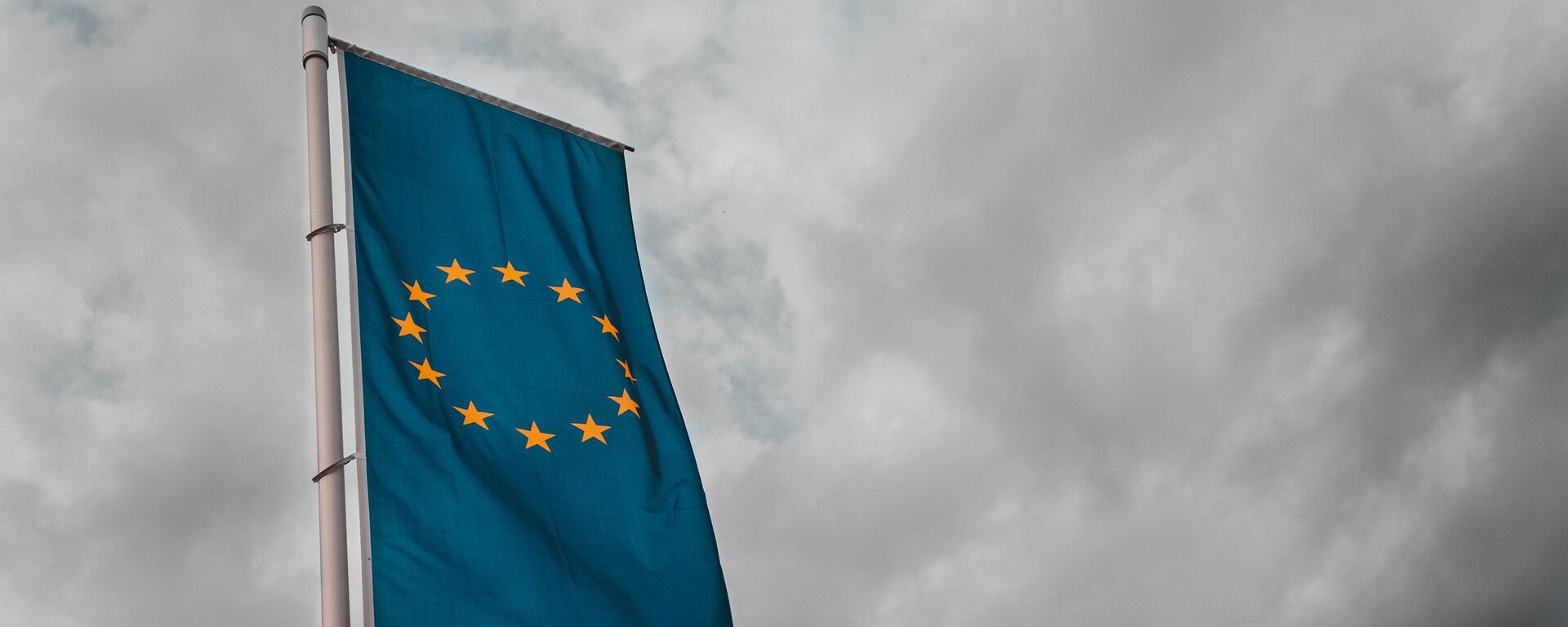 La bandera de la UE (imagen referencial) - Sputnik Mundo, 1920, 03.11.2023