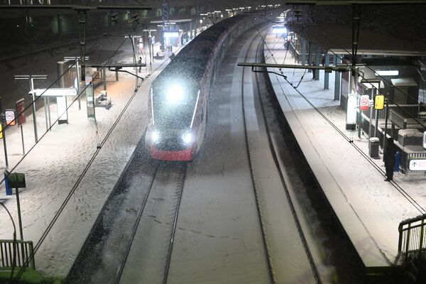 Una estación del metro de Moscú tras la nevada. - Sputnik Mundo