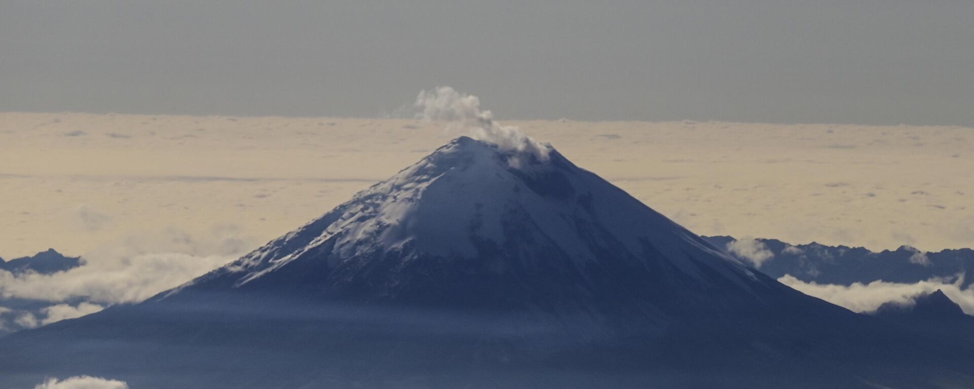 El volcán en Ecuador Cotopaxi (imagen referencial) - Sputnik Mundo, 1920, 17.12.2022