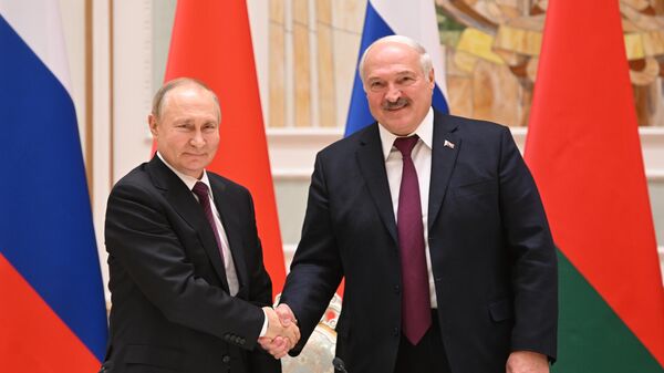 El presidente de Rusia, Vladímir Putin, y su par bielorruso, Aleksandr Lukashenko - Sputnik Mundo