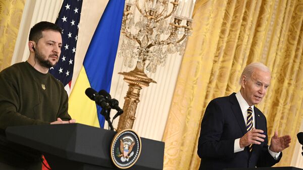 El presidente de Ucrania, Volodímir Zelenski, en conferencia de prensa conjunta con Joe Biden, en la Casa Blanca, el 21 de diciembre de 2022 - Sputnik Mundo
