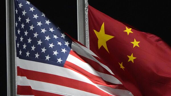 Banderas de EEUU y China - Sputnik Mundo