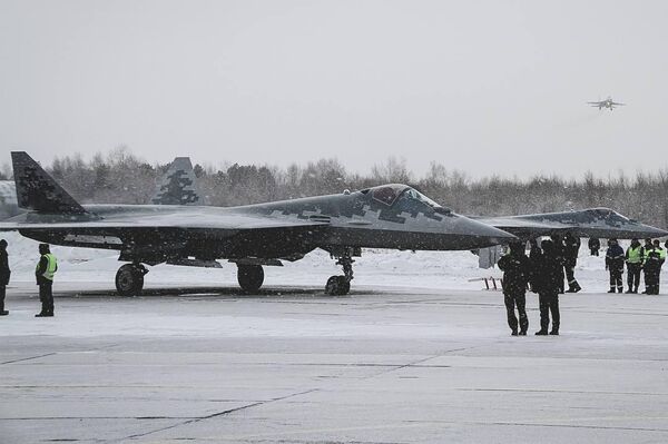 Así son los Su-57 del último lote de serie entregado - Sputnik Mundo
