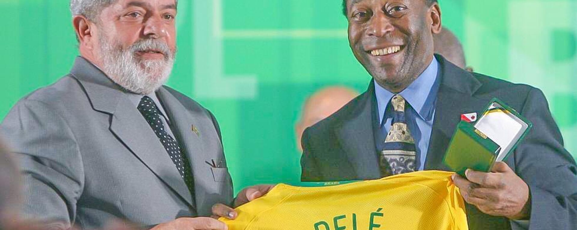 El presidente de Brasil, Lula de Silva, con Pelé, la leyenda del fútbol mundial - Sputnik Mundo, 1920, 29.12.2022
