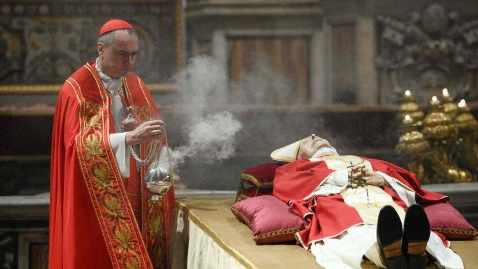 El cuerpo del papa Benedicto XVI recibirá la visita de fieles durante tres días. - Sputnik Mundo, 1920, 02.01.2023