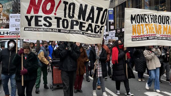 Protestas contra la OTAN  - Sputnik Mundo
