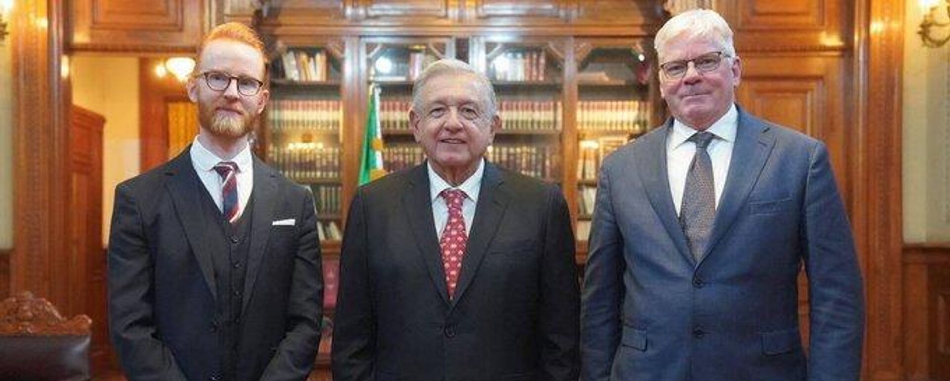 Una delegación de Wikileaks fue recibida en la Ciudad de México por el presidente Andrés Manuel López Obrador. - Sputnik Mundo, 1920, 18.01.2023