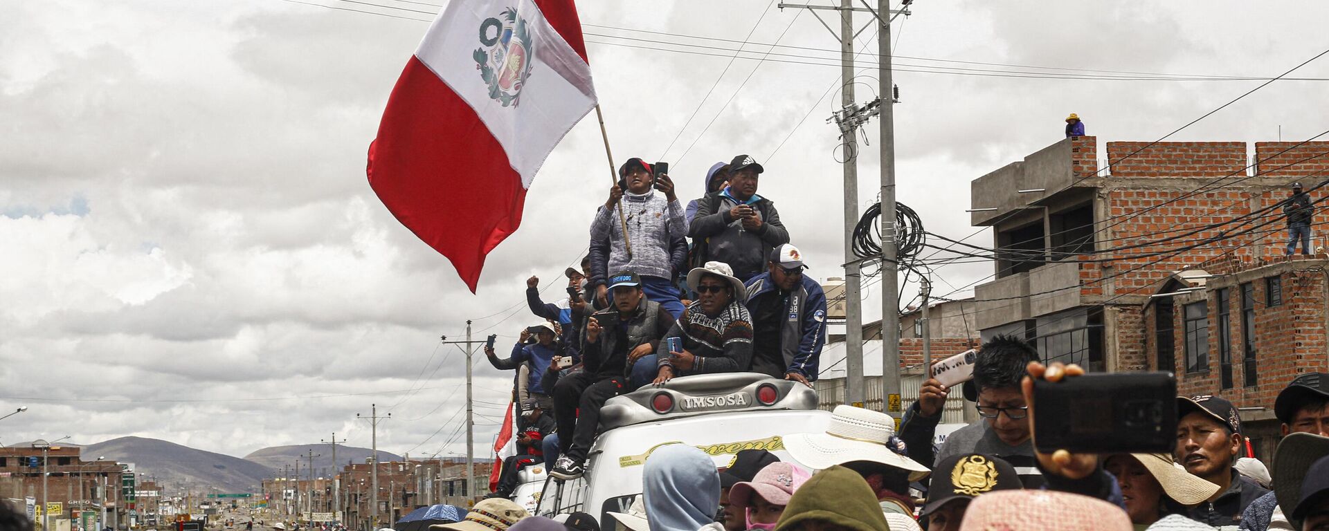 Manifestantes de Puno, rumbo a Lima a protestar contra el Gobierno de Dina Boluarte en Perú - Sputnik Mundo, 1920, 26.01.2023