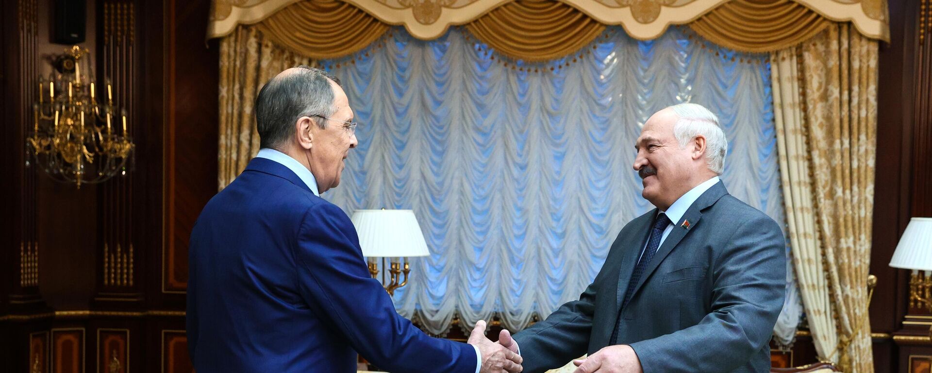 El ministro de Asuntos Exteriores ruso, Serguéi Lavrov, y el presidente de Bielorrusia, Alexander Lukashenko - Sputnik Mundo, 1920, 19.01.2023