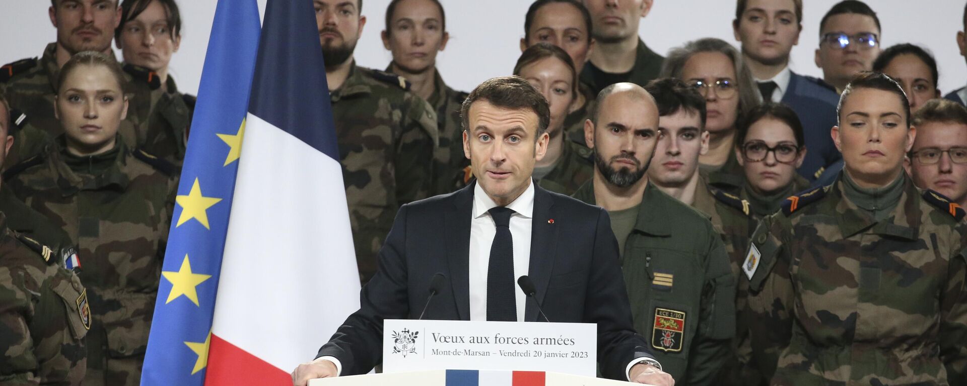 El presidente francés, Emmanuel Macron, pronuncia su discurso de Año Nuevo ante el Ejército francés, el 20 de enero de 2023  - Sputnik Mundo, 1920, 31.03.2024