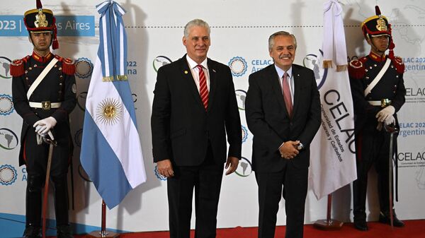 El presidente de Cuba, Miguel Díaz-Canel, y, el presidente de Argentina, Alberto Fernández en CELAC - Sputnik Mundo