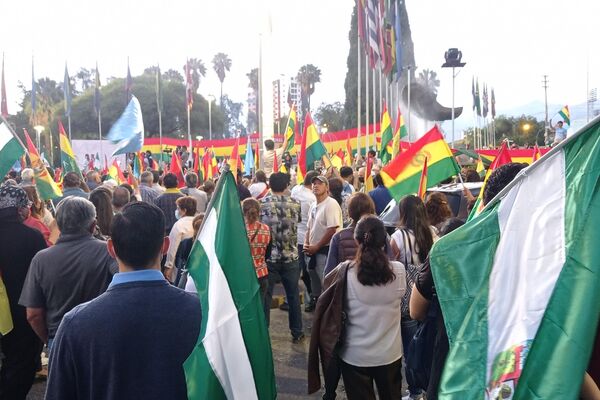 Manifestantes piden la liberación de Luis Fernado Camacho en Cochabamba, Bolivia - Sputnik Mundo