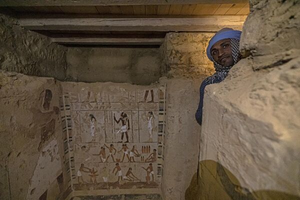 El interior de una de las tumbas halladas en la necrópolis de Saqqara. - Sputnik Mundo