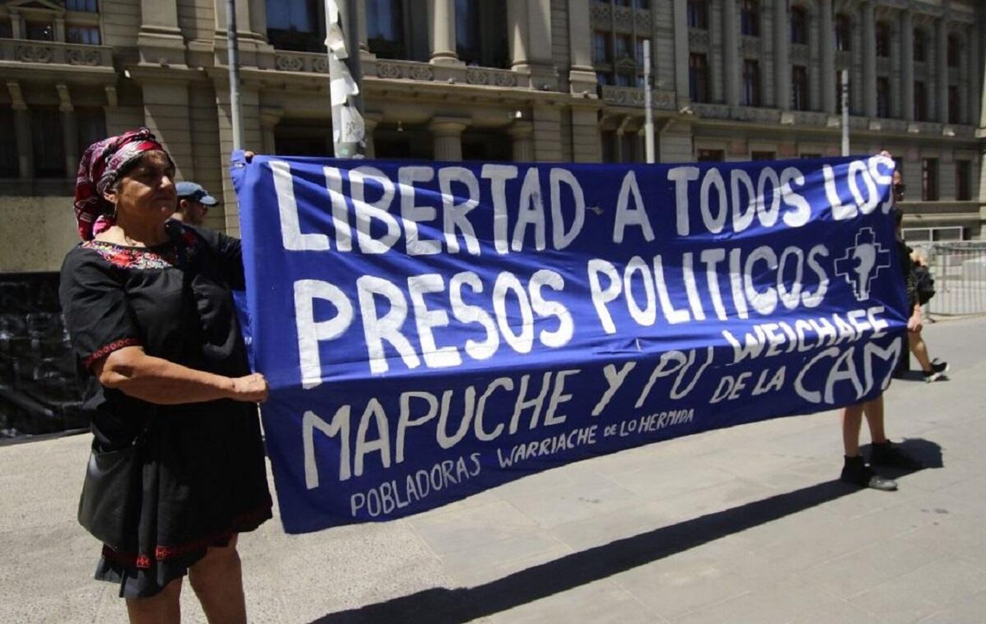 Cartel por la libertad de los presos mapuche en Tribunales de Santiago - Sputnik Mundo, 1920, 31.01.2023