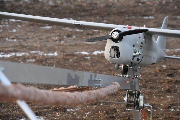Solo en la línea de Zaporozhie, los drones identifican hasta 50 objetivos a la semana. - Sputnik Mundo