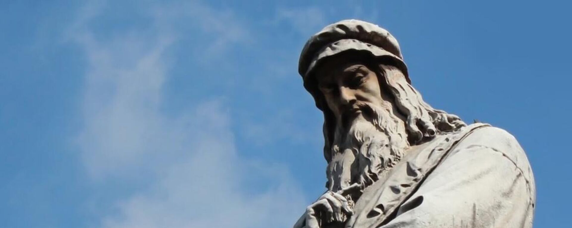 La estatua de Leonardo da Vinci en Milán, Italia - Sputnik Mundo, 1920, 06.10.2023