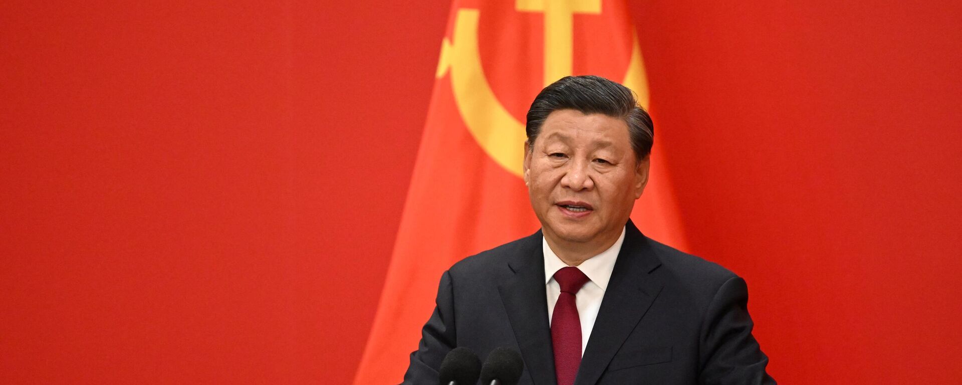 El presidente de China, Xi Jinping, habla durante el Comité Permanente del Politburó del Partido Comunista Chino, el 23 de octubre de 2022.  - Sputnik Mundo, 1920, 24.02.2023