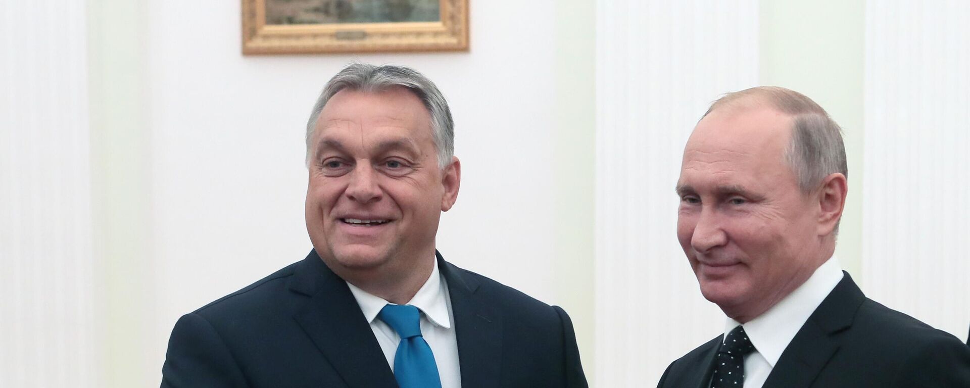El primer ministro húngaro, Viktor Orban, y el presidente ruso, Vladímir Putin, el 18 de septiembre de 2018 - Sputnik Mundo, 1920, 02.03.2023