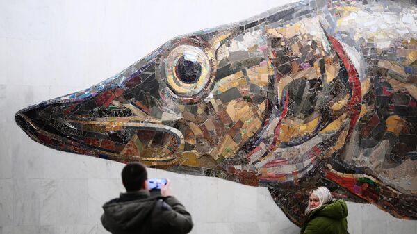 Мозаика с изображением рыбы в оформлении станции Нагатинский затон Большой кольцевой линии Московского метро - Sputnik Mundo