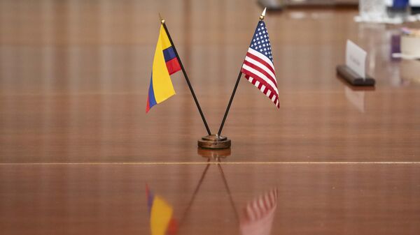 Banderas de Colombia y EEUU - Sputnik Mundo