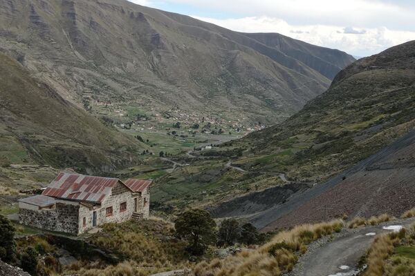 Serranías de Hampaturi, donde se encuentra la represa que sirve de agua a La Paz. - Sputnik Mundo