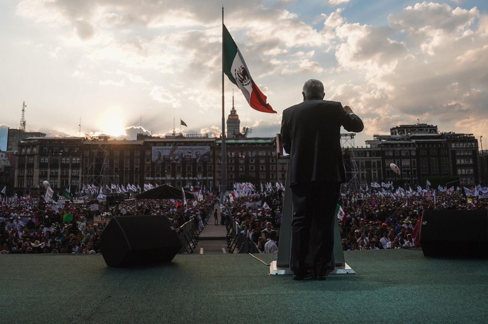 El presidente de México, Andrés Manuel López Obrador, durante la conmemoración del 85 aniversario de la Expropiación Petrolera, el 18 de marzo de 2023 - Sputnik Mundo, 1920, 19.03.2023