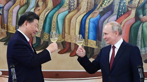 El presidente de China, Xi Jinping, y su homólogo ruso, Vladímir Putin - Sputnik Mundo