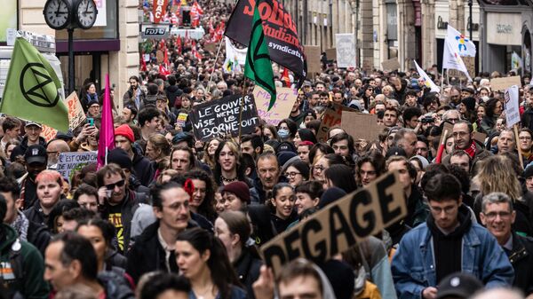 Protestas en Francia contra reforma a las pensiones - Sputnik Mundo