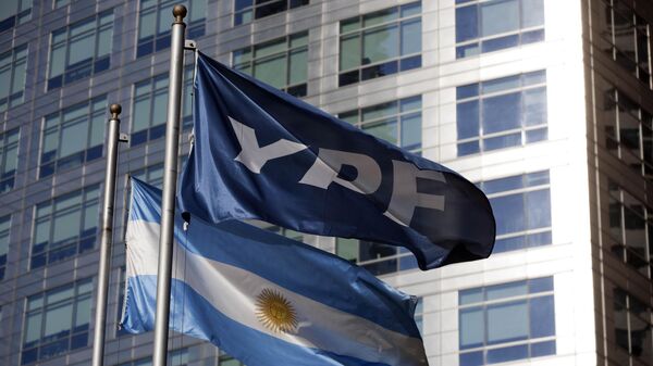 Banderas de Argentina e YFP - Sputnik Mundo