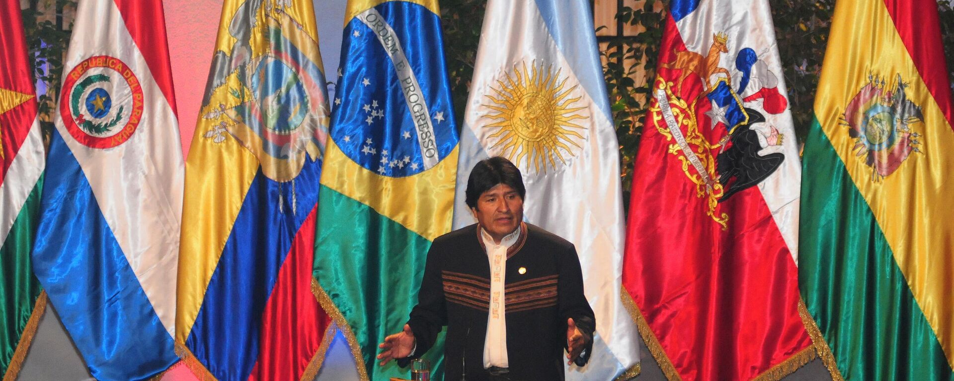 El expresidente de Bolivia, Evo Morales, durante una reunión de la Unasur en 2008 - Sputnik Mundo, 1920, 06.04.2023