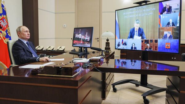 Vladímir Putin, el presidente ruso, mantuvo una reunión con el Gobierno con un especial énfasis en las cuestiones económicas, el 11 de abril de 2023  - Sputnik Mundo