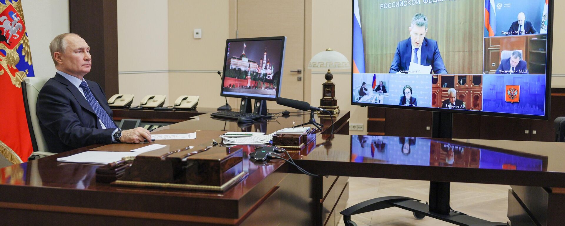 Vladímir Putin, el presidente ruso, mantuvo una reunión con el Gobierno con un especial énfasis en las cuestiones económicas, el 11 de abril de 2023  - Sputnik Mundo, 1920, 11.04.2023
