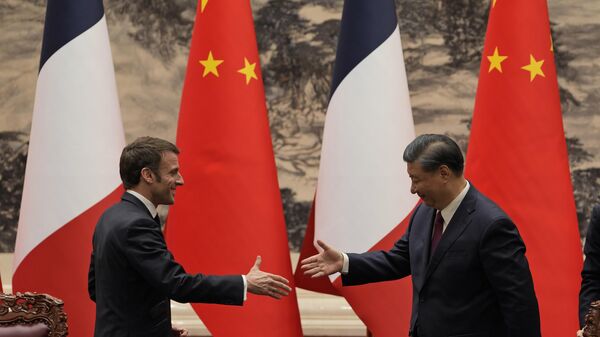 Emmanuel Macron se reúne con Xi Jinping - Sputnik Mundo