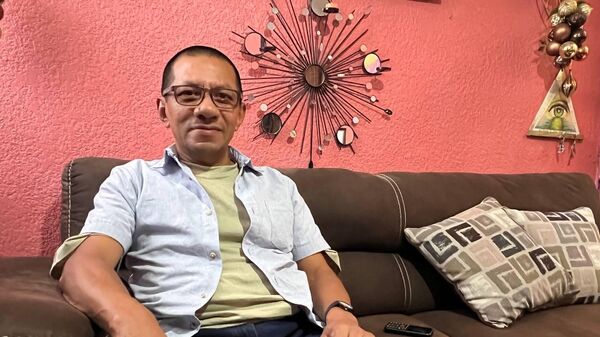 Jaime Galindo sonríe tras recuperar su libertad, interrumpida más de siete años por el caso de la fuga del 'Chapo' - Sputnik Mundo