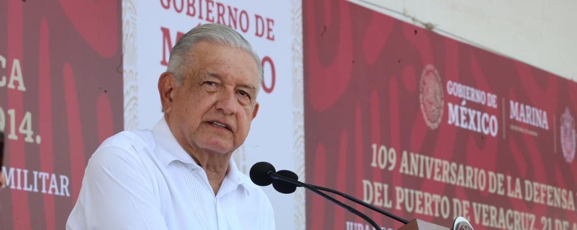El presidente de México, Andrés Manuel López Obrador, durante un evento conmemorativo en Veracruz - Sputnik Mundo, 1920, 23.04.2023
