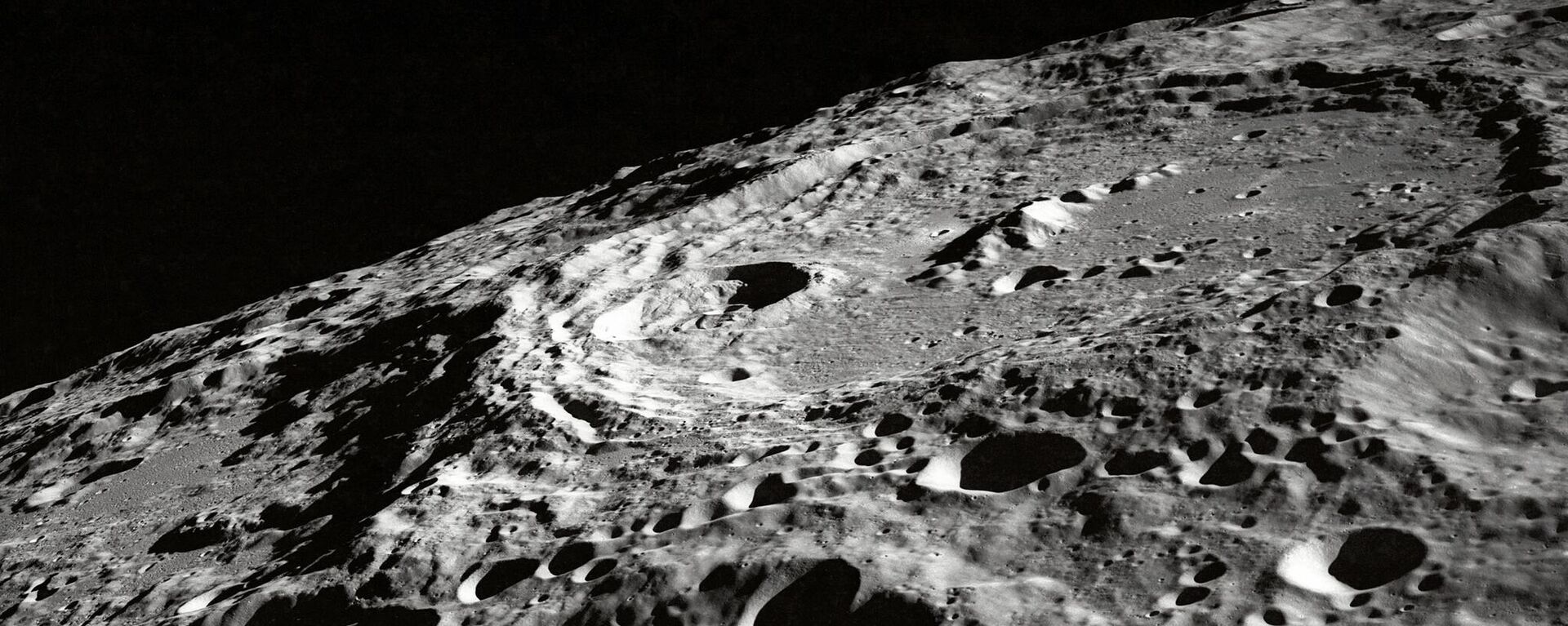 La superficie de la Luna (imagen referencial) - Sputnik Mundo, 1920, 05.06.2023