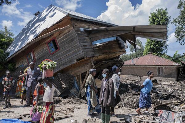 A principios de mayo ocurrieron inundaciones mortales en la República Democrática del Congo. El número de víctimas superó las 440. El 8 de mayo fue declarado día de luto nacional en el país.En la foto: una casa destruida por las inundaciones en el pueblo de Nyamukubi. - Sputnik Mundo