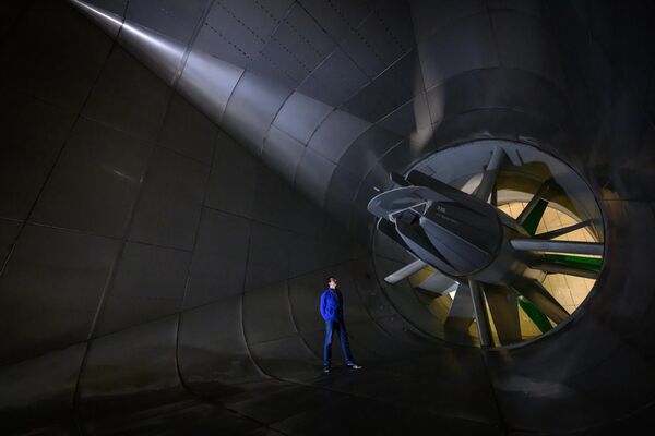 El ventilador gigante del túnel aerodinámico climático Julio Verne, un aparato de estudio situado en las instalaciones del Edificio del Centro de Ciencia y Tecnología de Nantes, Francia. - Sputnik Mundo