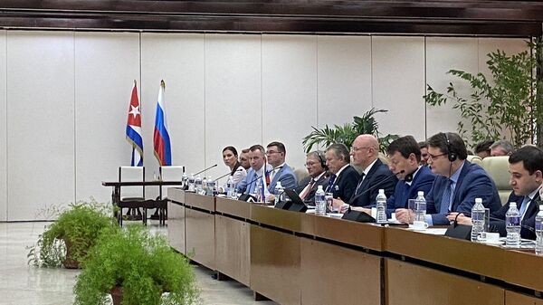 La visita de la delegación rusa a Cuba encabezada por el vice primer ministro Dmitri Chernishenko - Sputnik Mundo