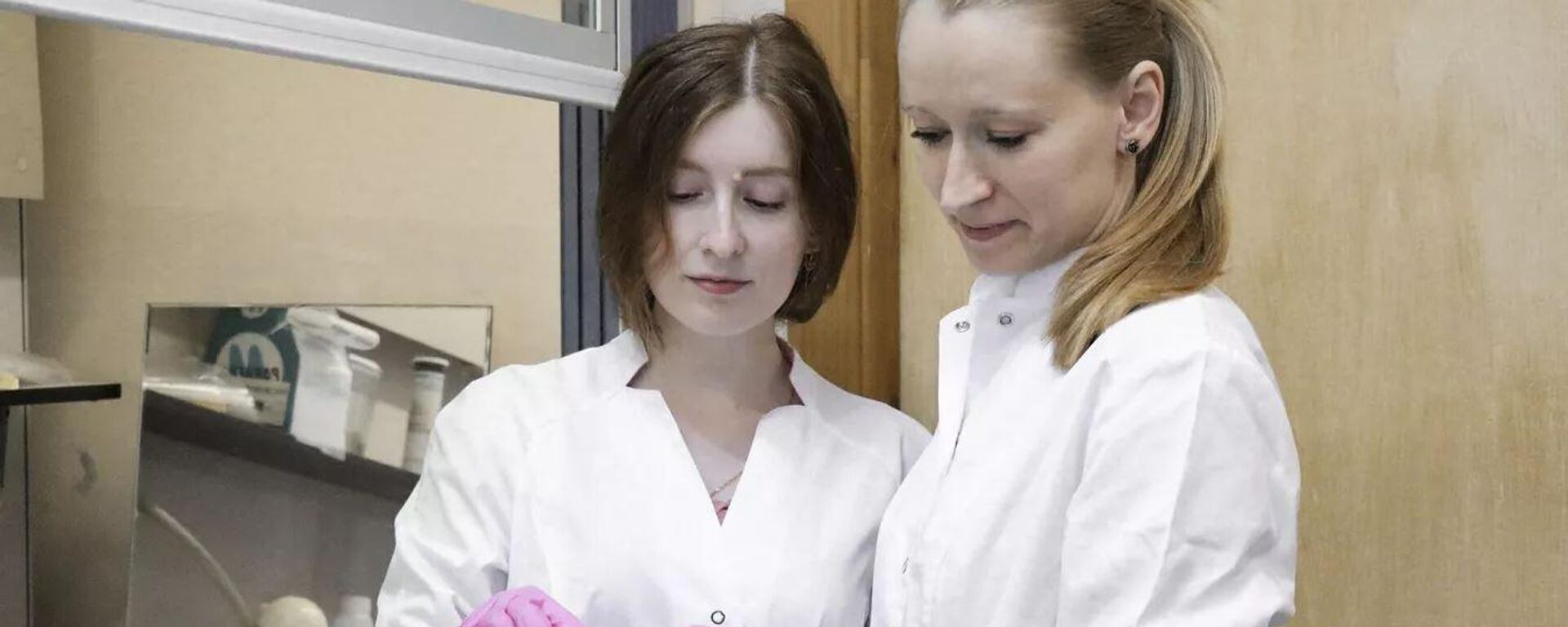 Científicos de la Universidad Estatal de Sarátov administran la vacuna a ratones de experimentación sin dañar físicamente la piel - Sputnik Mundo, 1920, 19.05.2023