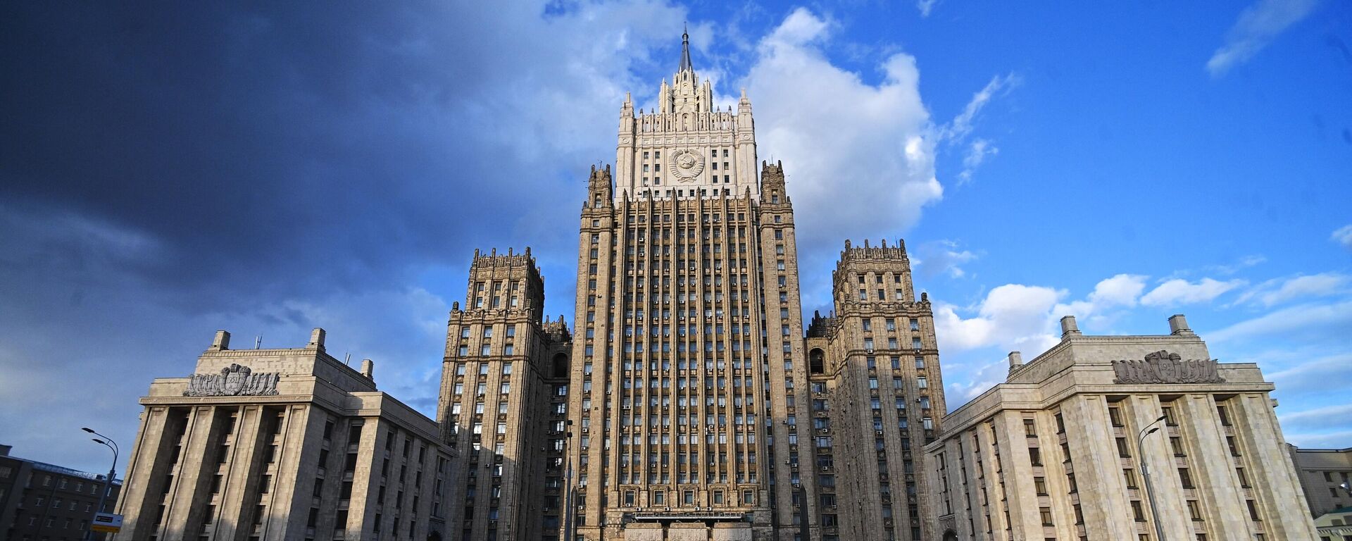 El edificio del Ministerio de Asuntos Exteriores ruso en Moscú.  - Sputnik Mundo, 1920, 21.05.2023