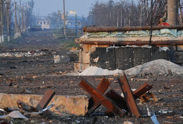 En la masacre de Bajmut, según datos preliminares, murieron hasta 30.000 combatientes del Ejército ucraniano, la Policía Nacional, el Servicio de Seguridad de Ucrania (SBU), el Servicio de Guardia de Fronteras y la defensa territorial de Ucrania, además se destruyó una parte significativa del armamento occidental. - Sputnik Mundo