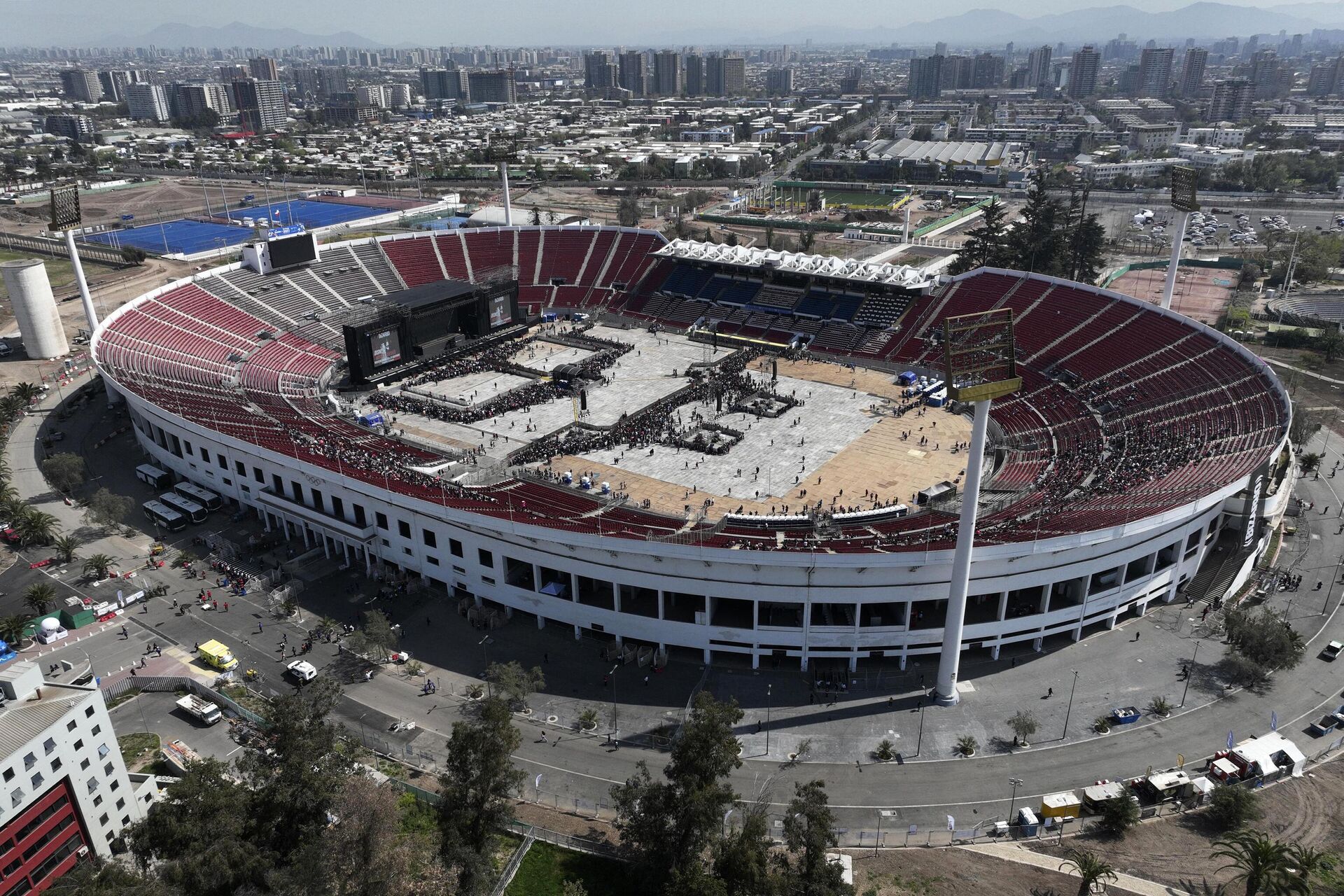 Una toma aérea del Estadio Nacional de Chile antes del concierto de Daddy Yankee, el 28 de septiembre de 2022 - Sputnik Mundo, 1920, 28.05.2023