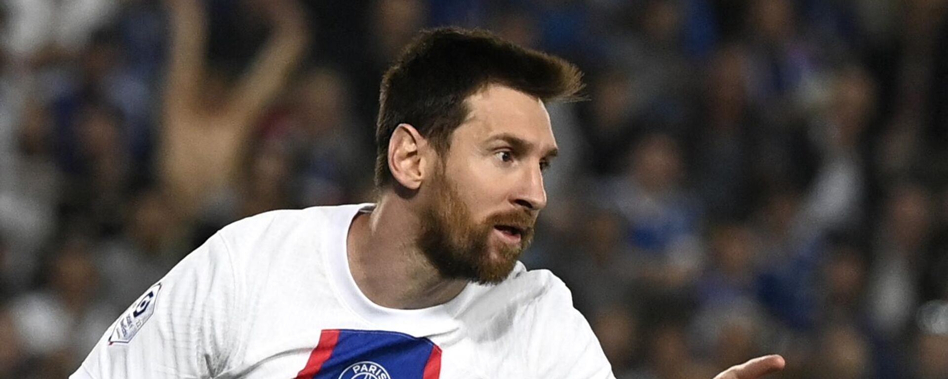 El delantero argentino del PSG Lionel Messi celebra el primer gol de su equipo durante el partido de fútbol de la L1 francesa en Estrasburgo, este de Francia, el 27 de mayo de 2023 - Sputnik Mundo, 1920, 28.05.2023