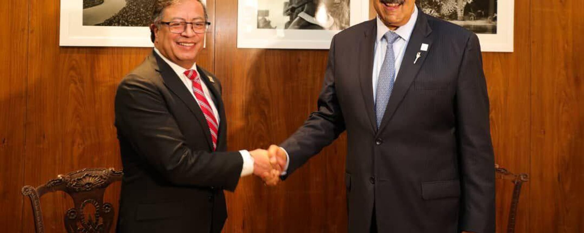 El presidente de Colombia, Gustavo Petro, con su homólogo de Venezuela, Nicolás Maduro, durante el Encuentro de Presidentes de América del Sur 2023 - Sputnik Mundo, 1920, 31.05.2023