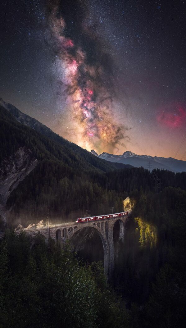 El tren nocturno del fotógrafo suizo Alexander Forst. - Sputnik Mundo