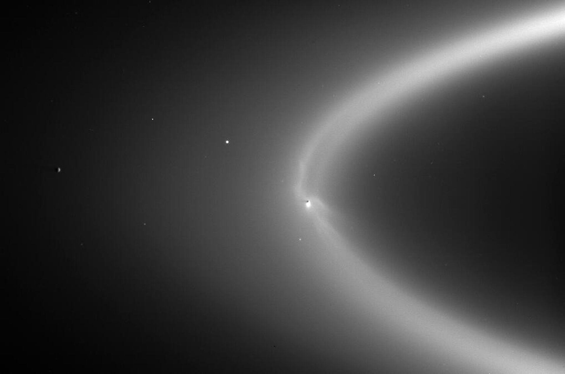 Encélado orbitando dentro del anillo E de Saturno - Sputnik Mundo, 1920, 01.06.2023