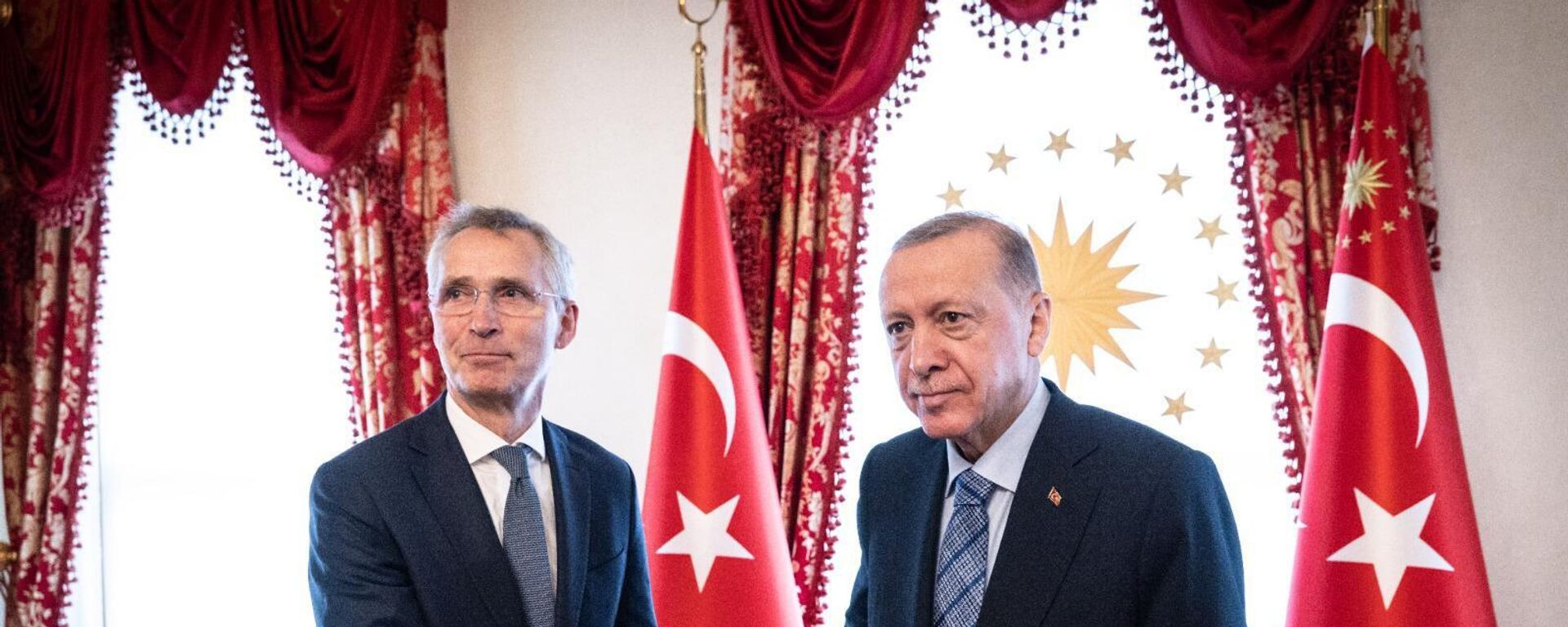 El secretario general de la OTAN, Jens Stoltenberg, y el Presidente turco, Recep Tayyip Erdogar, este domingo en Estambul. - Sputnik Mundo, 1920, 04.06.2023