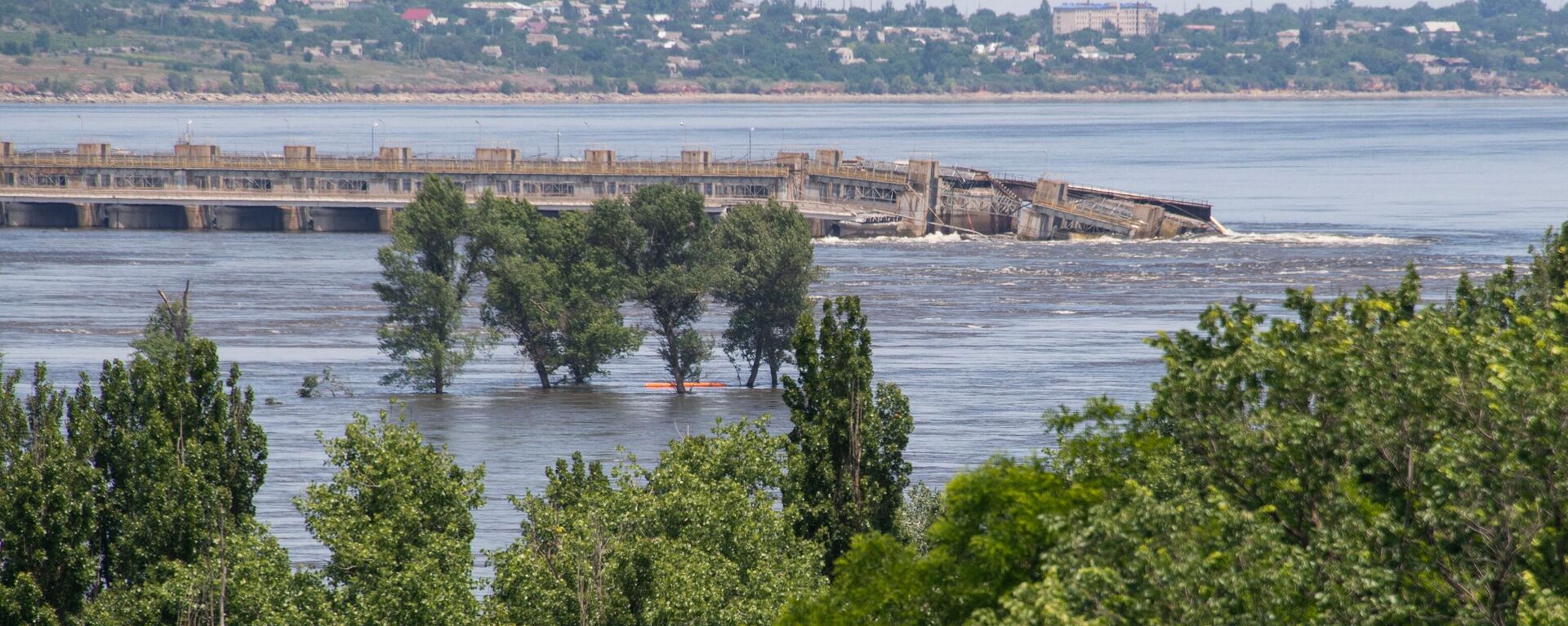 La presa hidroeléctrica de Kajovka, destruida por los ucranianos - Sputnik Mundo, 1920, 18.12.2023