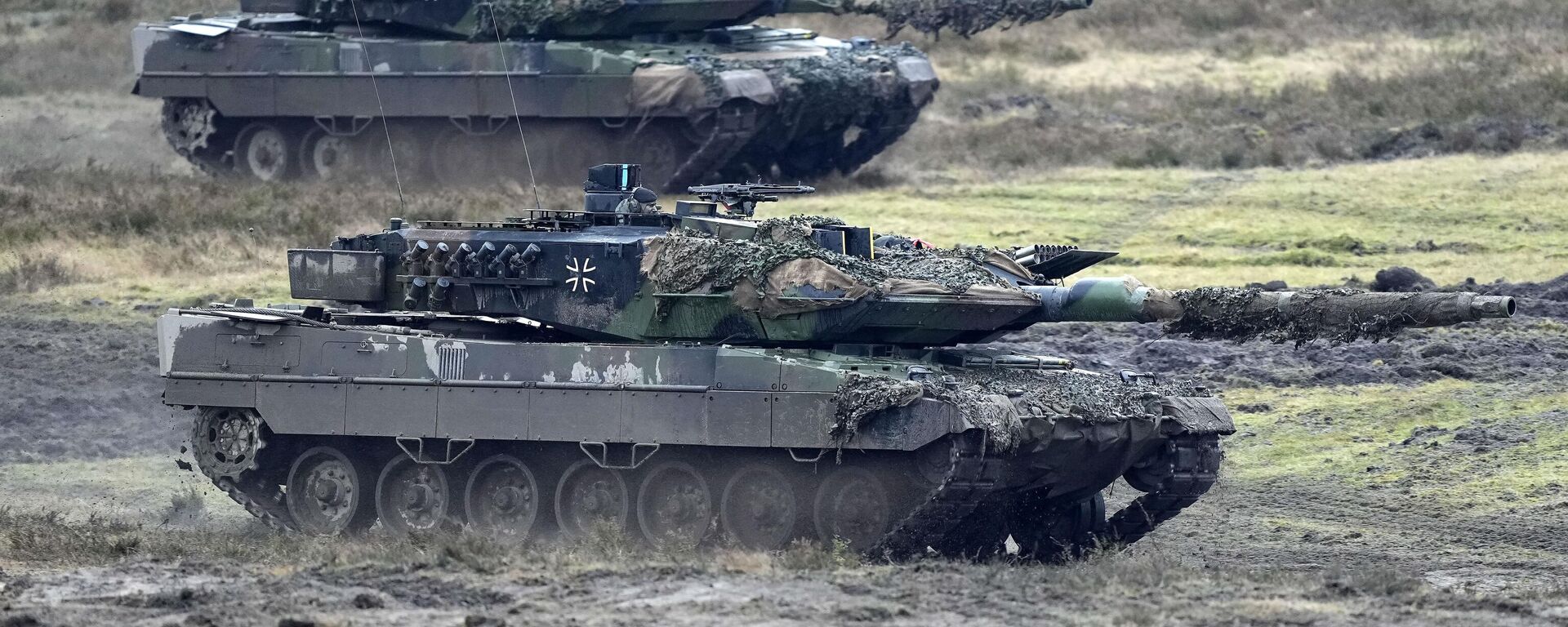 Dos tanques alemanes Leopard 2 - Sputnik Mundo, 1920, 15.06.2023